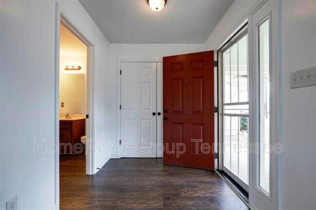 Building Photo - 713 E Georgia Ave