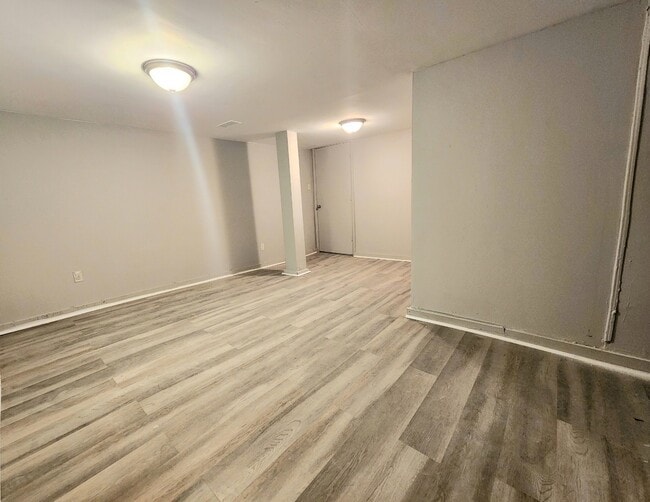 Building Photo - 7927 S Throop St