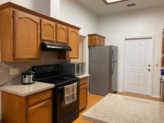 Foto del edificio - 4512 W Jasmine Ave
