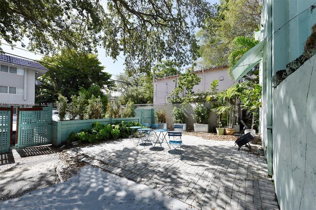 Foto del edificio - 7613 Biscayne Blvd