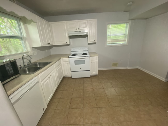 Building Photo - 1232 Creek Forest Ct NW