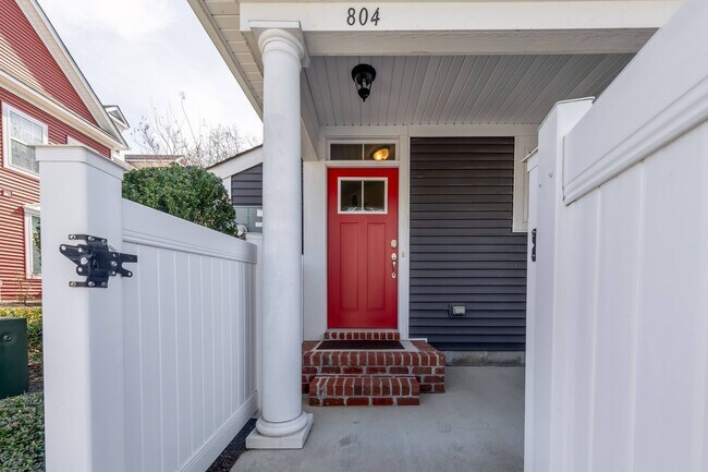 Photo - 2 bedroom condo close to W&M