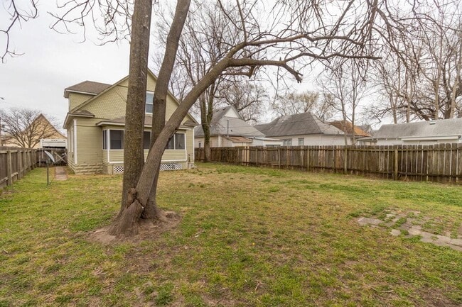 Foto del edificio - 1219 S Main St