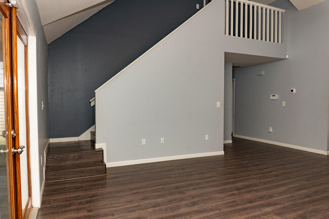 Building Photo - 228 Grand Prix Dr