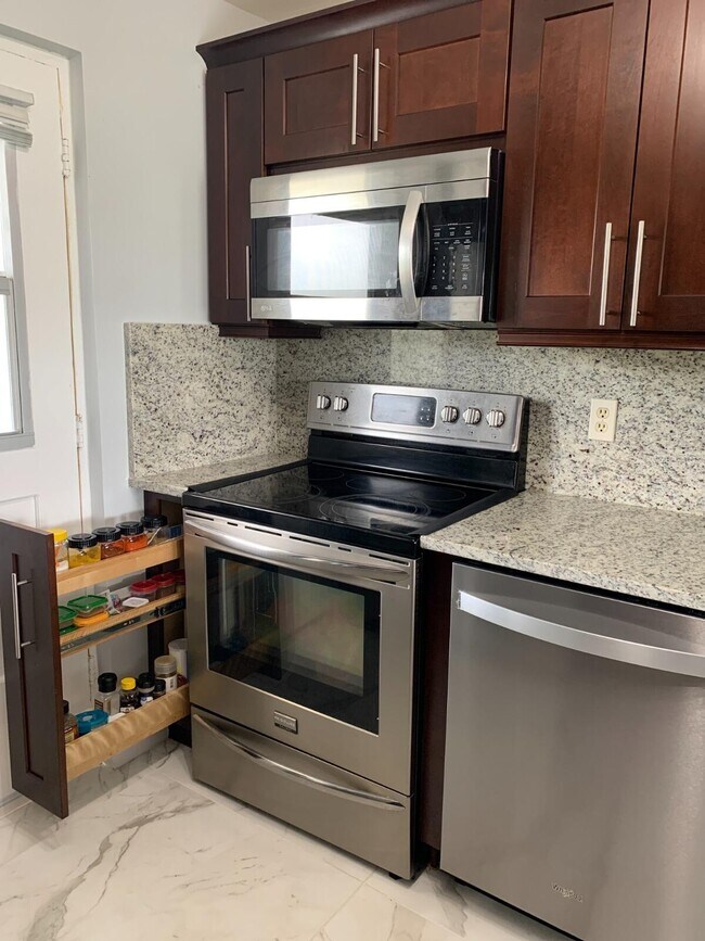 Foto del edificio - 5700 NW 2nd Ave