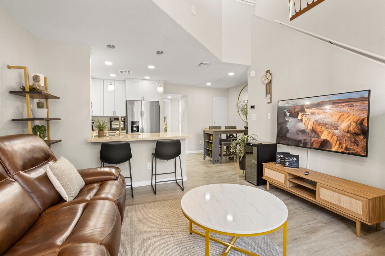 Foto principal - 1025 E Highland Ave