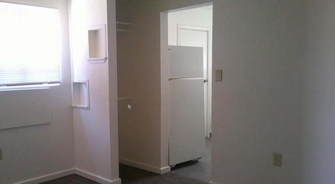 Building Photo - 2750 N Los Altos Ave