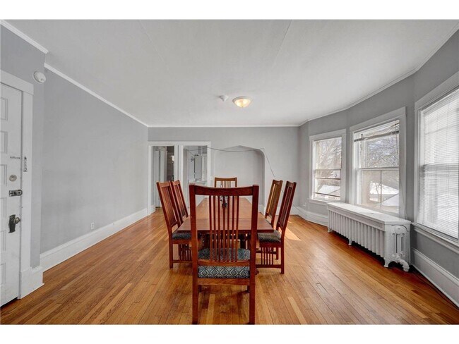 Building Photo - 2521 Pleasant Ave
