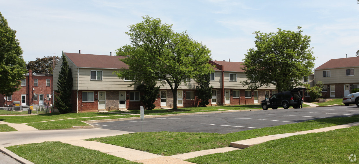 Primary Photo - Elgin Townhomes