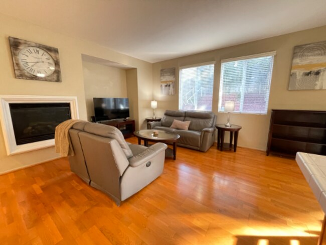 Foto del edificio - 17530 Elderberry Cir