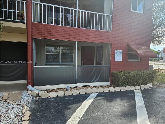 Foto del edificio - 2041 NW 81st Ave