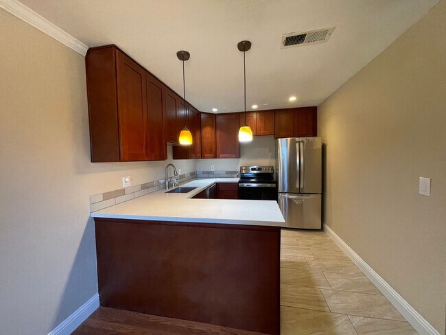 Foto del edificio - Wonderful 3 Bedroom with 2 Bath Downstairs Unit.