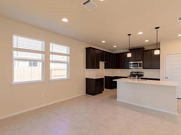 Building Photo - 229 Gray Wolf Dr