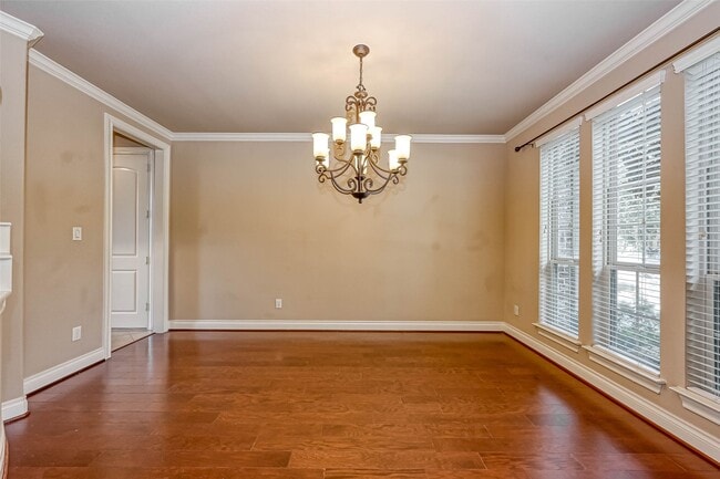 Foto del edificio - 27415 Blinkwood Park