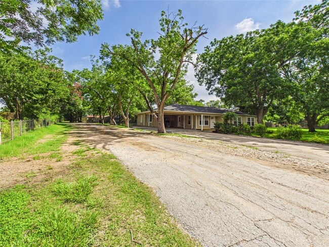 Building Photo - 1922 Abilene St