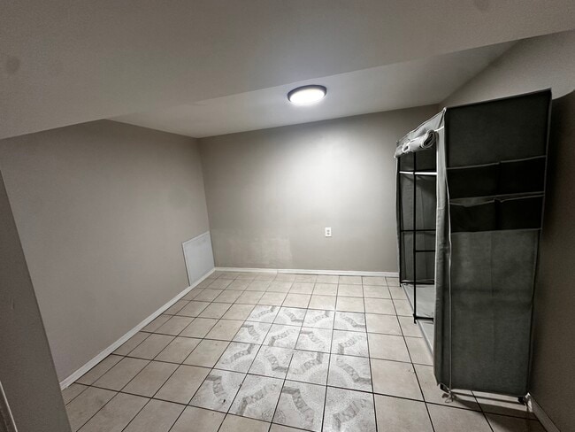 Building Photo - 3432 W 64th St