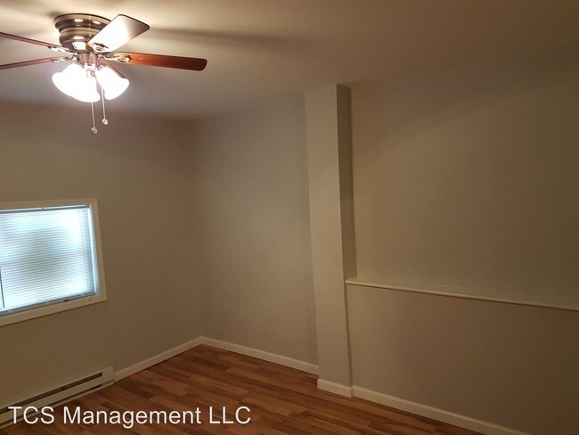 Foto del edificio - 5235 Woodland Ave