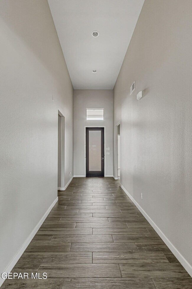 Building Photo - 7500 Porterhouse Ct