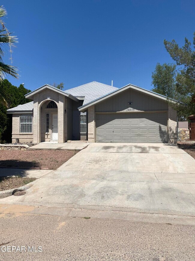 Building Photo - 12273 Red Sun Dr