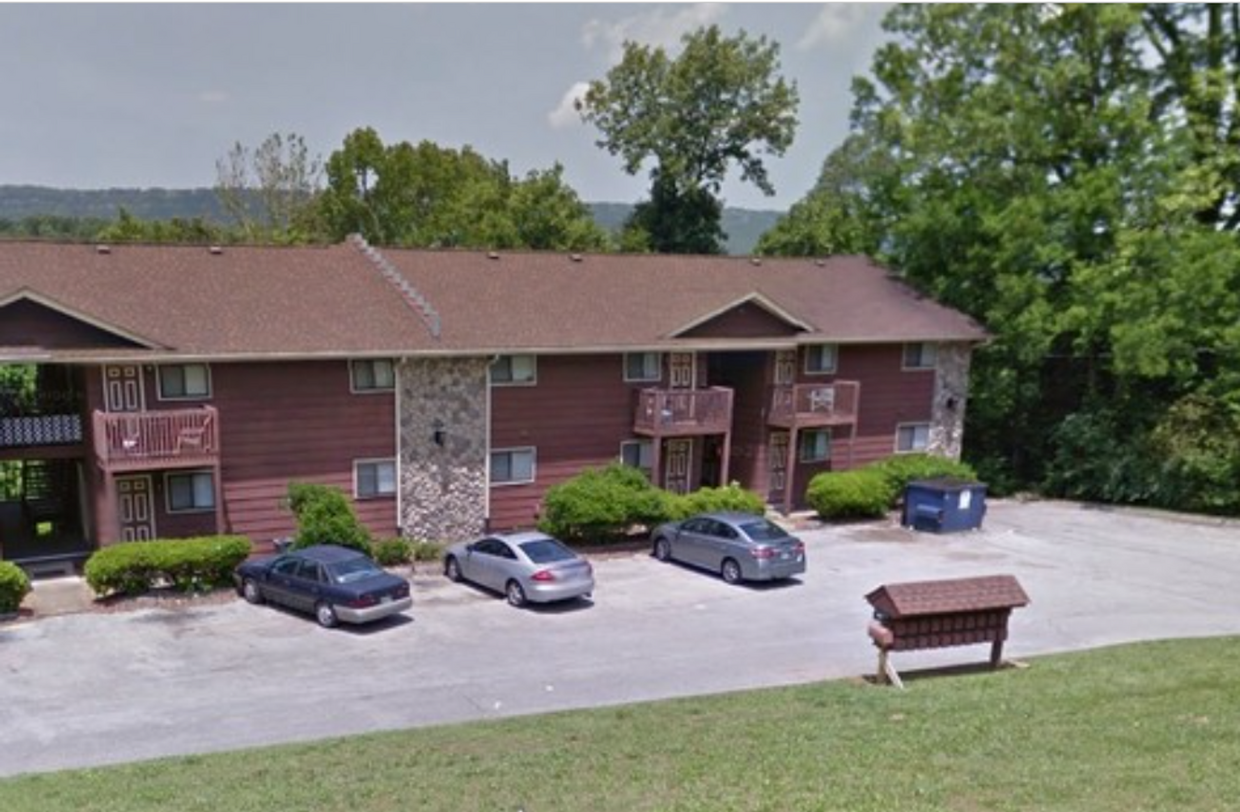 Building Photo - Conveniently Located 1 bedroom, 1 bath apa...