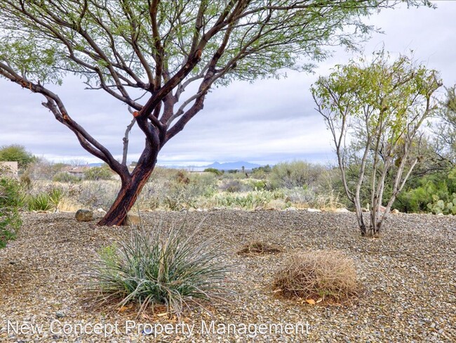 Building Photo - 4 br, 2.5 bath House - 574 S Desert Haven Rd