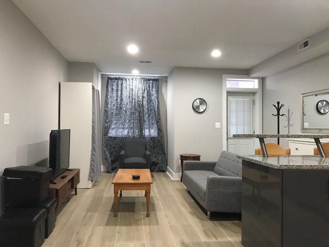 Foto principal - 1139 Harvard St NW