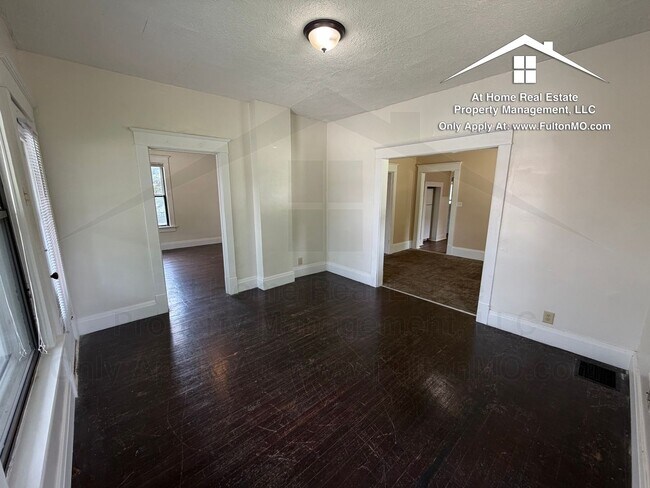 Foto del edificio - 217 W 6th St