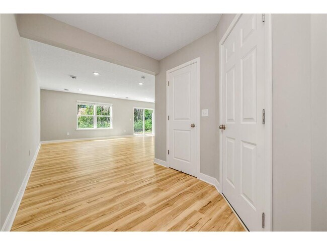 Foto del edificio - 12709 Ashbury Dr
