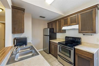 Foto del edificio - Great location! Two Bedroom two bath Condo