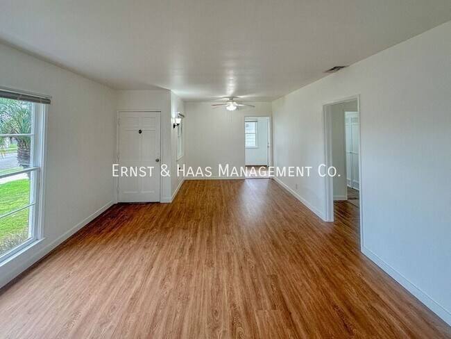 Foto del edificio - 1618 E 63rd St