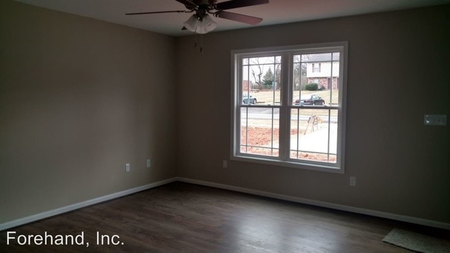 Building Photo - 3 br, 2 bath House - 1202 Wood Rd -B