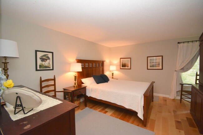 Foto del edificio - 3 Lakeview Pl