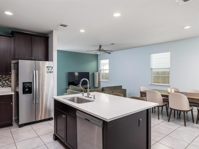 Foto del edificio - 1919 Rinker Ranch Dr