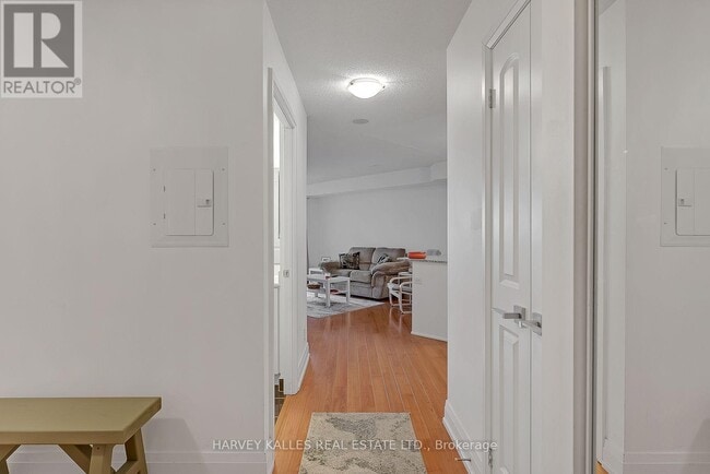 Building Photo - 1060 Sheppard Ave W