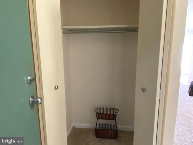 Building Photo - 6924 Hanover Pkwy