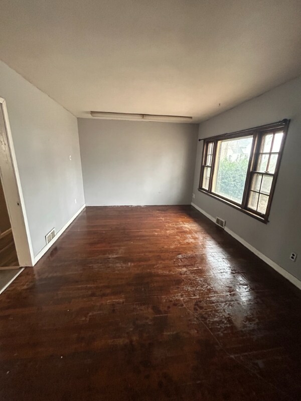 Building Photo - 1615 Iowa Ave