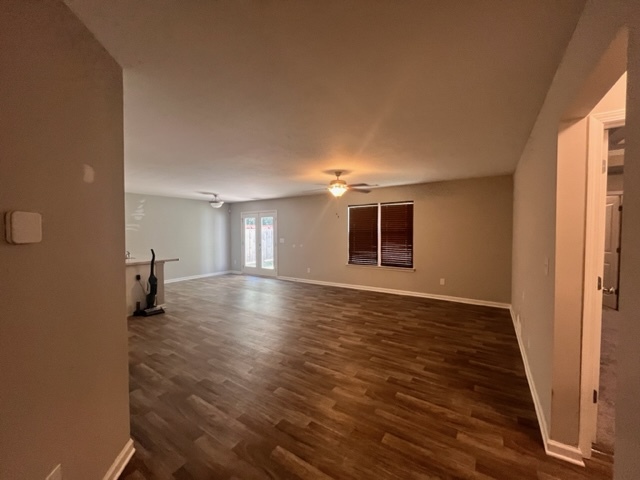 Foto del edificio - 123 CHARLESTON Ln