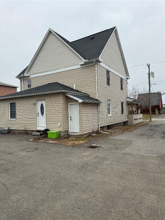 Building Photo - 8 Jefferson Ave