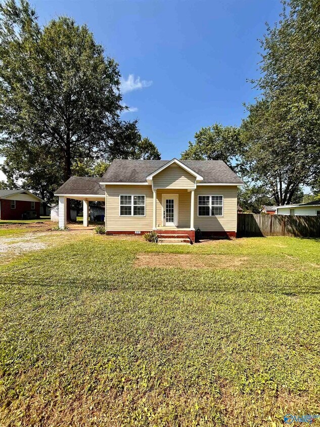 1401 Market St W, Athens, AL 35611 House Rental in Athens, AL