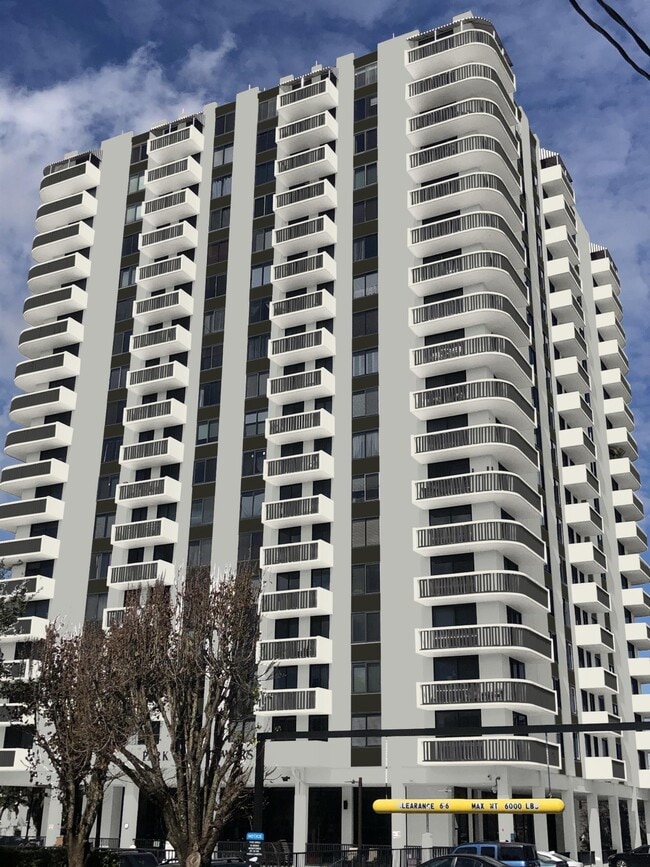 Photo - 400 E Colonial Dr Apartment