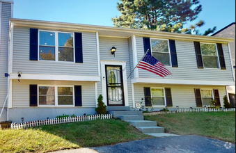 Building Photo - 806 Finch Dr