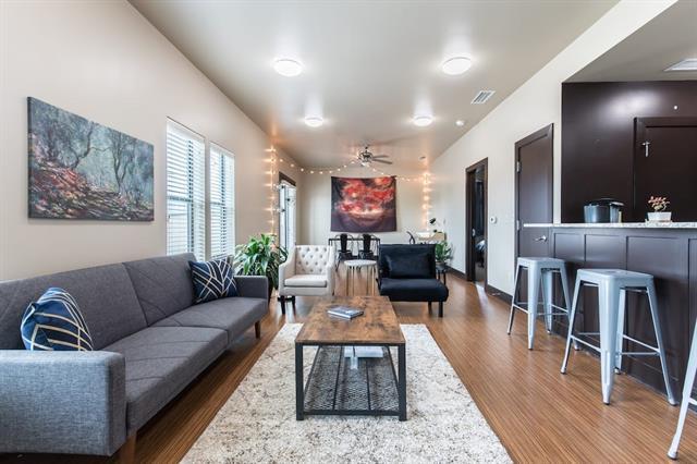 Foto del edificio - 1125 S Jennings Ave