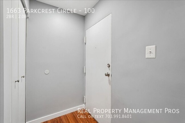 Photo - 1663 Parkcrest Cir Apartment