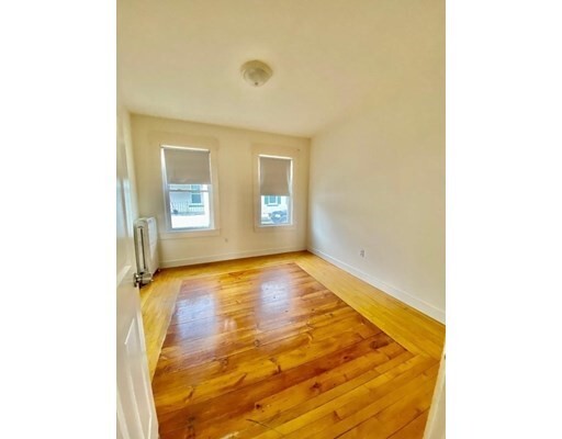 Building Photo - 183 Methuen St