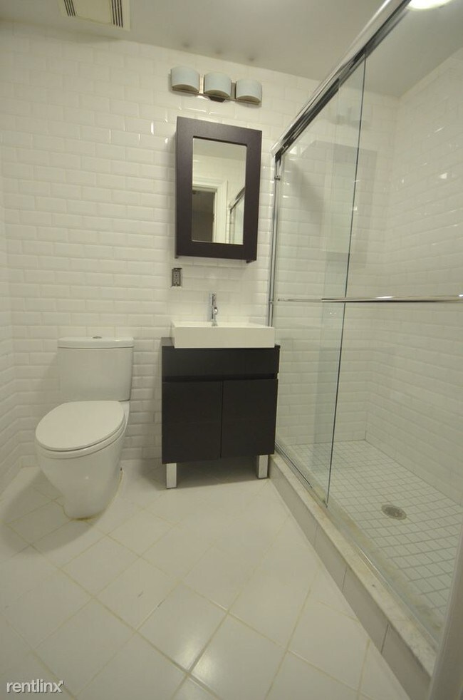Foto del edificio - 2 br, 2 bath Apartment - 212 Bennett Ave