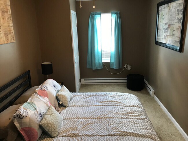 BEDROOM - 123 W Broadway