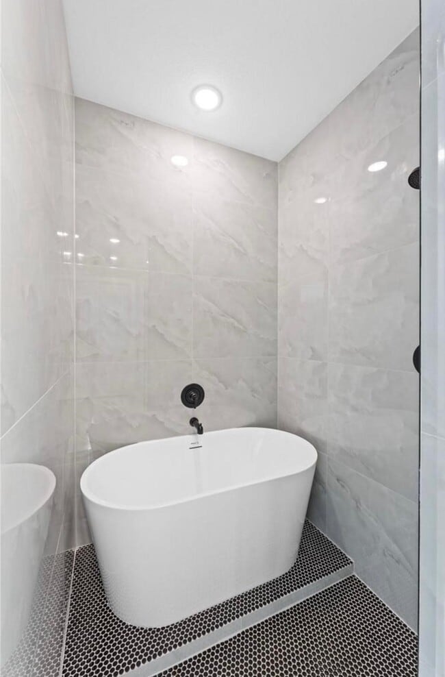 Building Photo - 2615 Liguria Ln