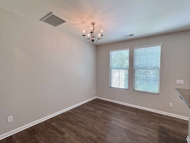 Foto del edificio - Modern 2 Story Townhome in Brightleaf Comm...