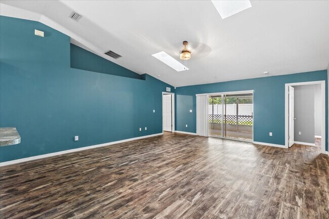 Foto del edificio - Spacious 3/2 in Pine Lake