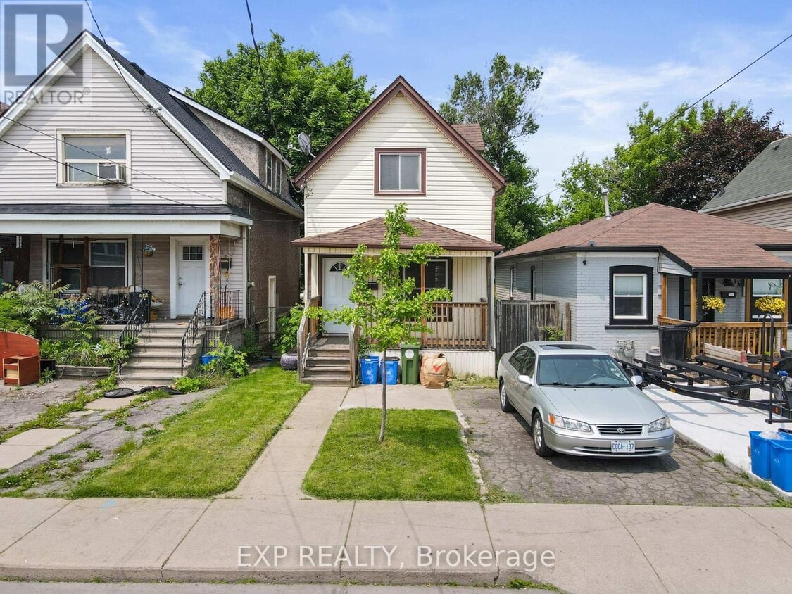 Primary Photo - 33 Fraser Ave